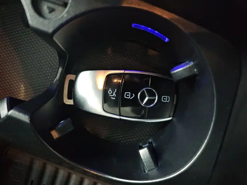 Mercedes-Benz E-Class 2018 — фото 17
