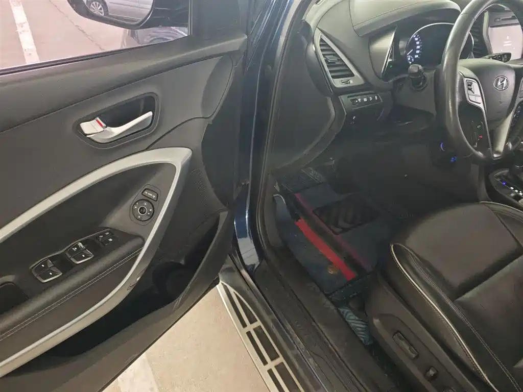 Hyundai Santa Fe 2018 — фото 12