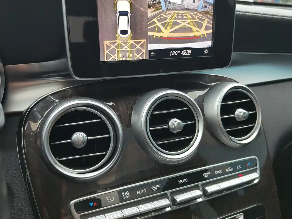 Mercedes-Benz GLC 2018 — фото 16