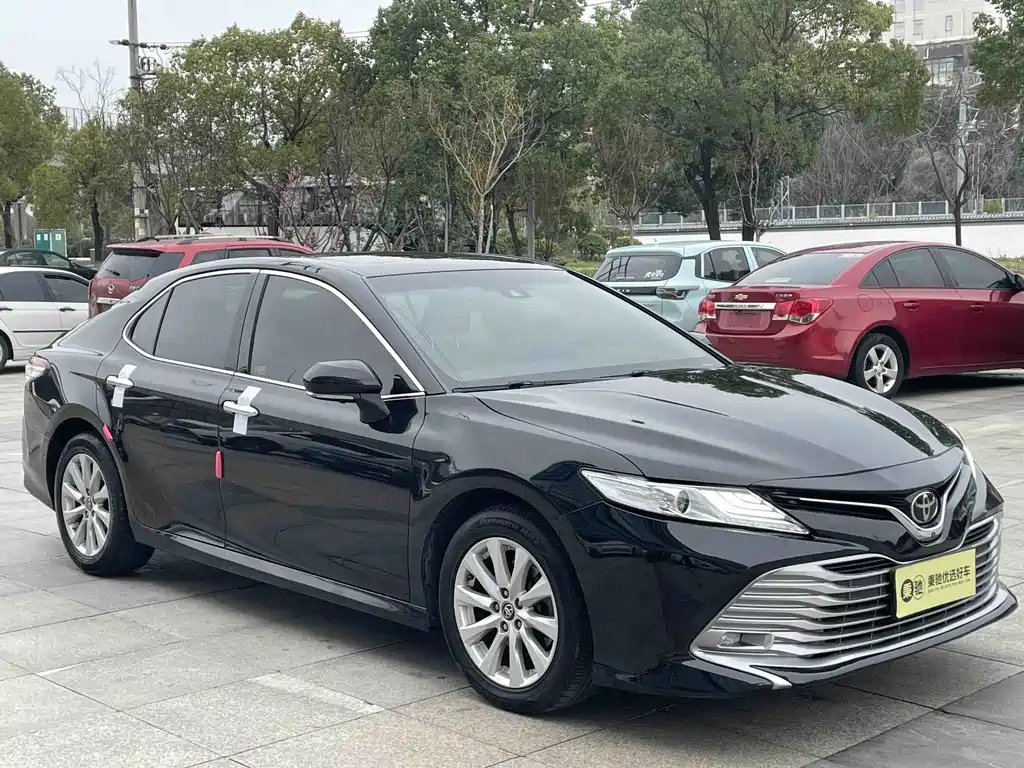 Toyota Camry 2019 — фото 3