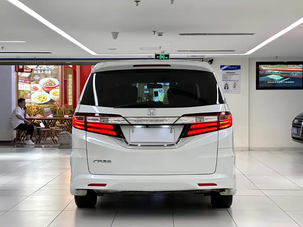 Honda Odyssey 2017 — фото 6