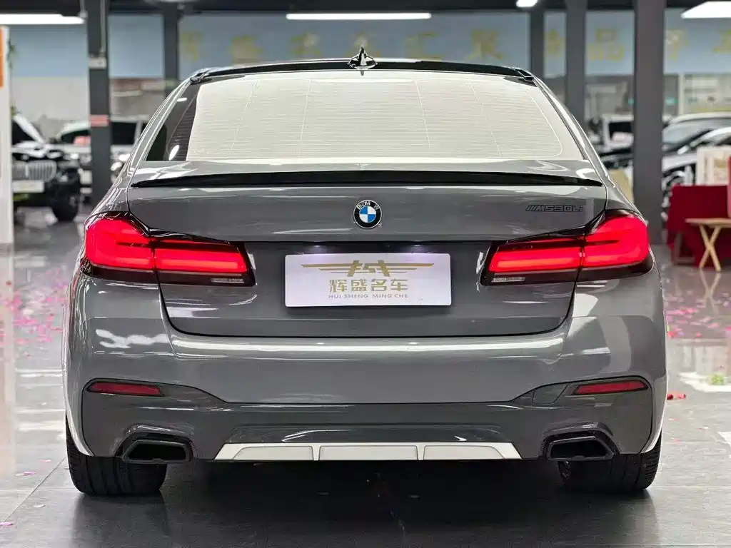 BMW 5 Series 2020 — фото 9