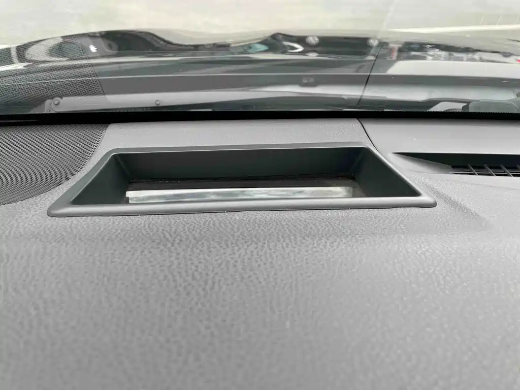 Toyota Camry 2019 — фото 15