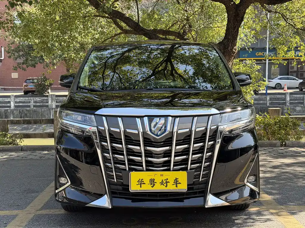 Toyota Alphard 2023 — фото 2