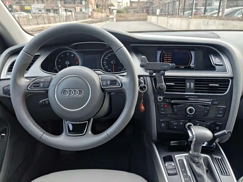 Audi A4L 2012 — фото 14