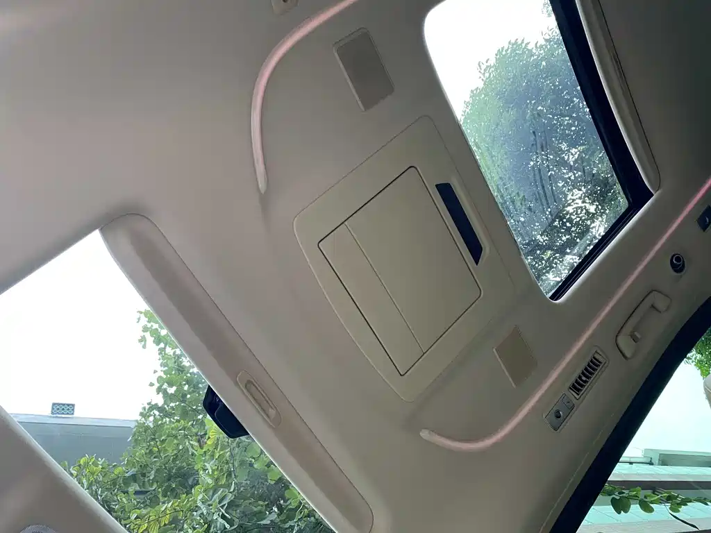 Toyota Alphard 2023 — фото 27