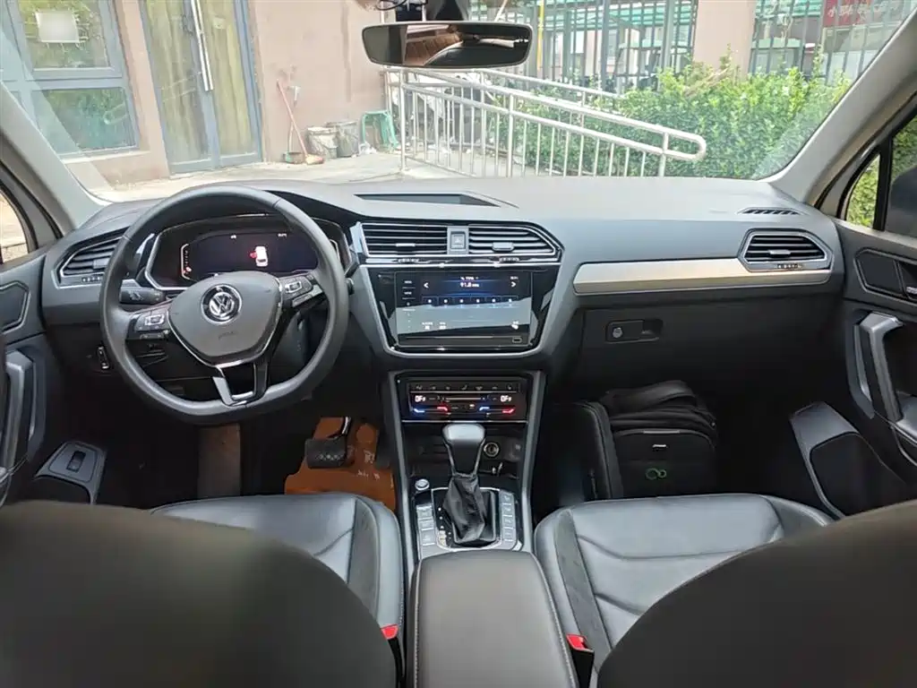 Volkswagen Tiguan L New Energy 2021 — фото 10