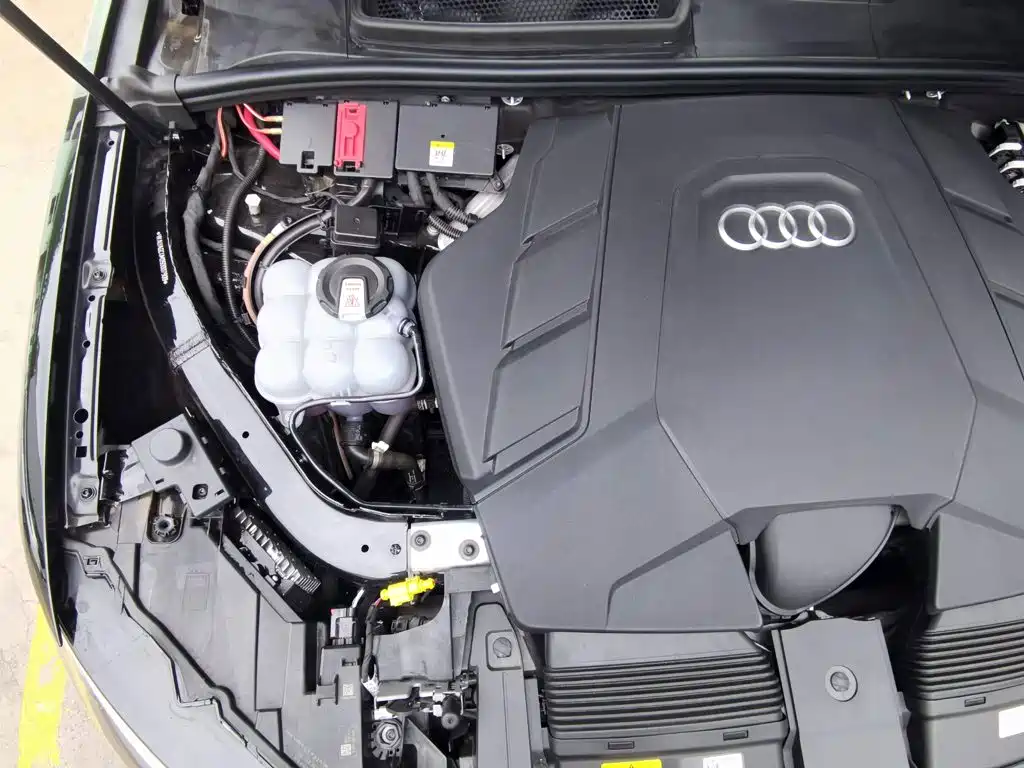 Audi Q7 2025 — фото 11