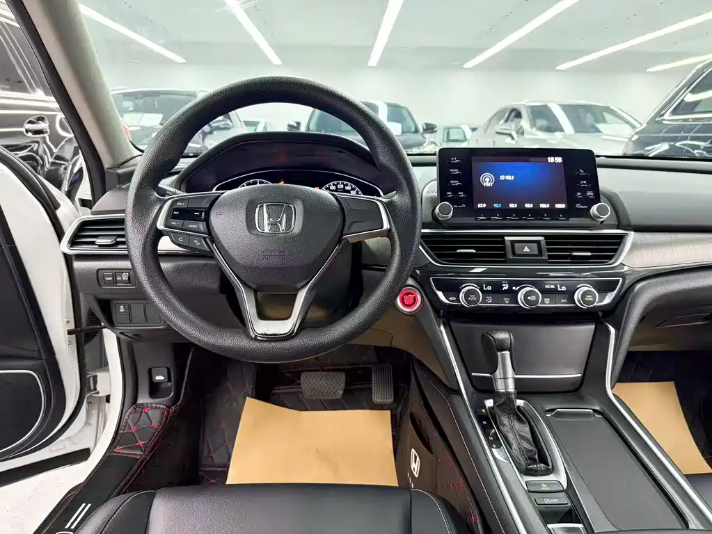 Honda Inspire 2019 — фото 16