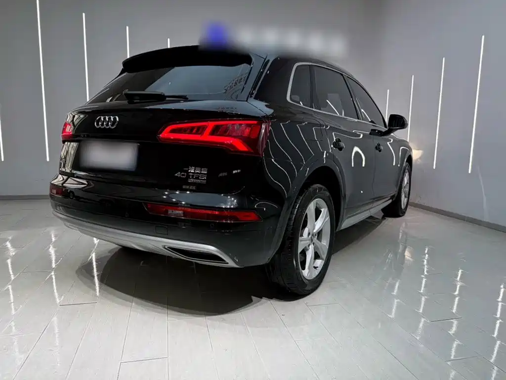 Audi Q5L 2020 — фото 10