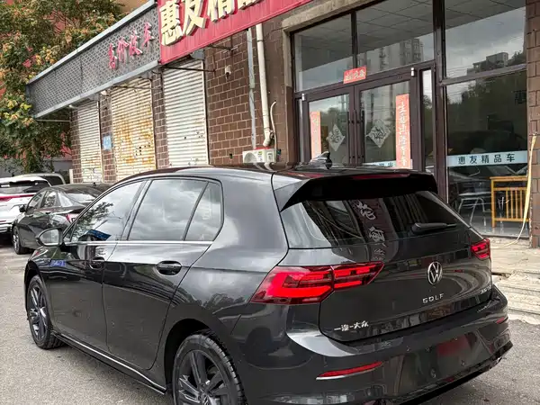 Volkswagen Golf 2022