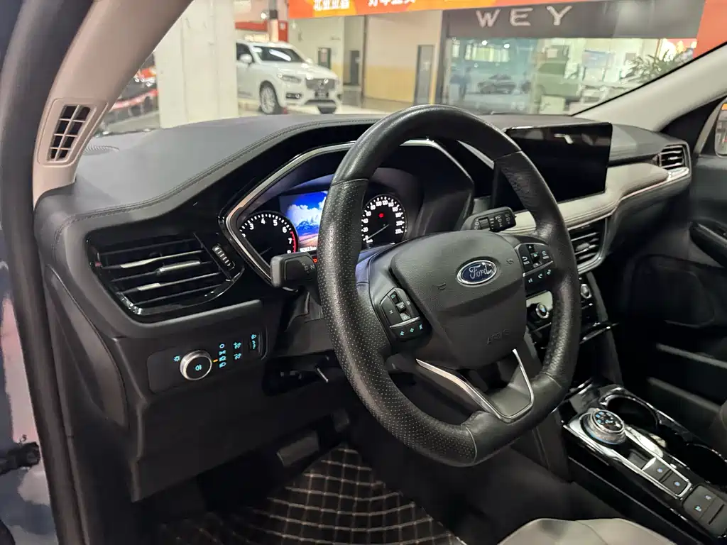 Ford Escape 2022 — фото 12