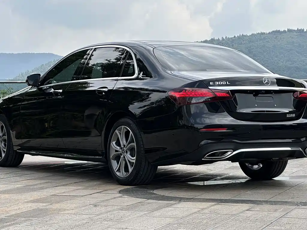 Mercedes-Benz E-Class 2021 — фото 10