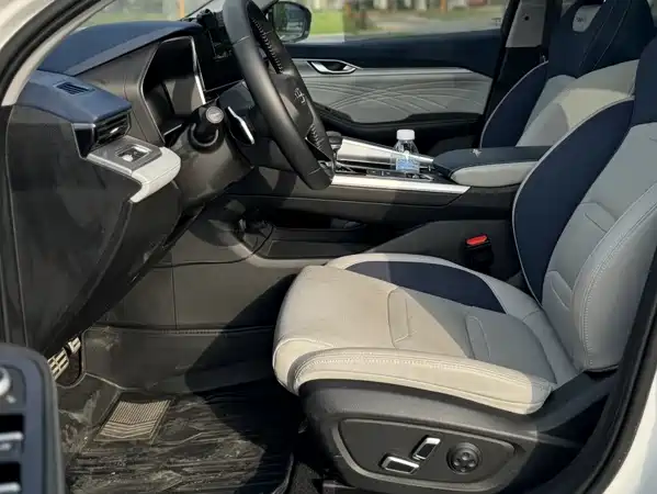 Geely Xingrui 2022