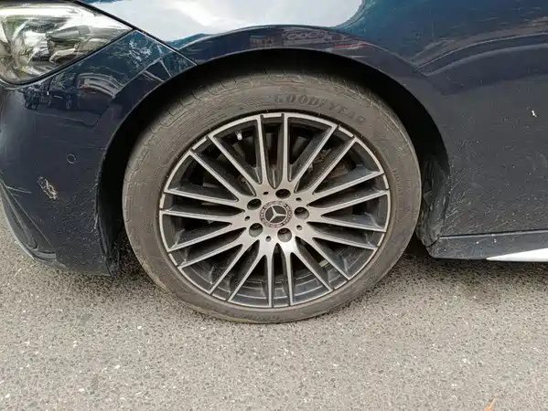 Mercedes-Benz C-Class 2024