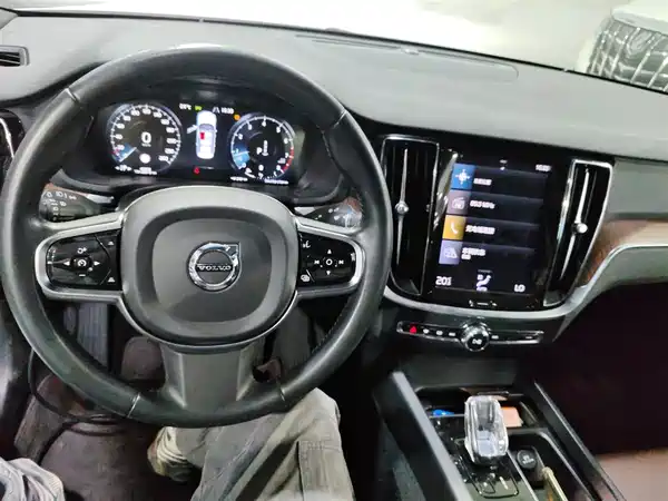 Volvo S60 2022