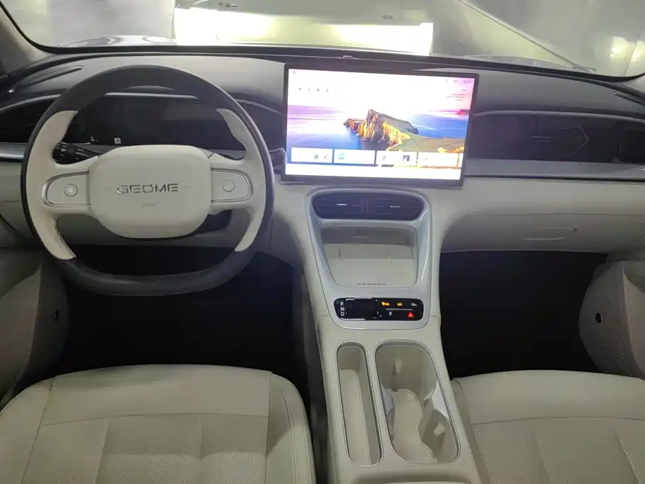 Geely Galaxy Starwish 2025 — фото 12