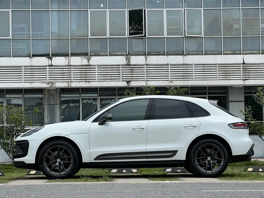 Porsche Macan 2023 — фото 7