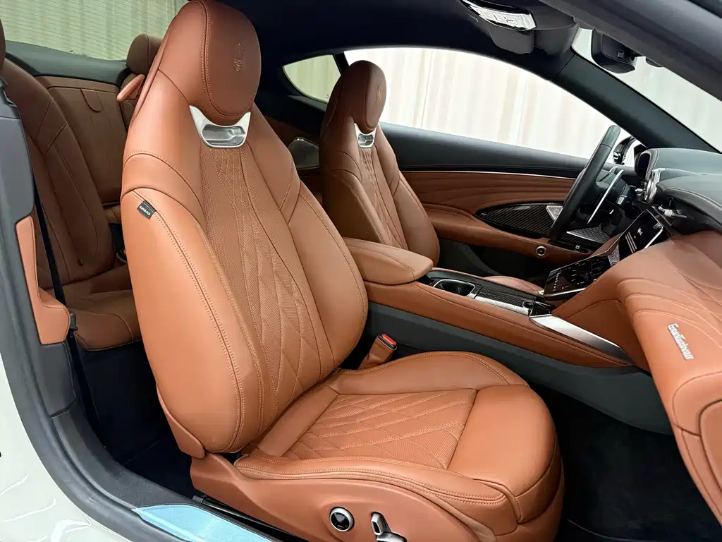 Maserati Granturismo 2024 — фото 16