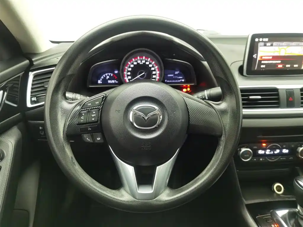 Mazda 3 Axela 2016 — фото 11