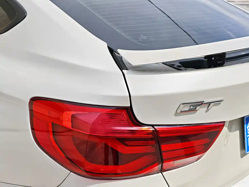 BMW 3 Series GT 2017 — фото 18