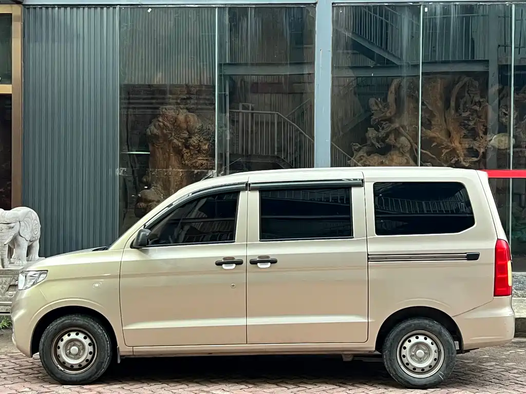 Wuling Hongguang V 2023 — фото 8