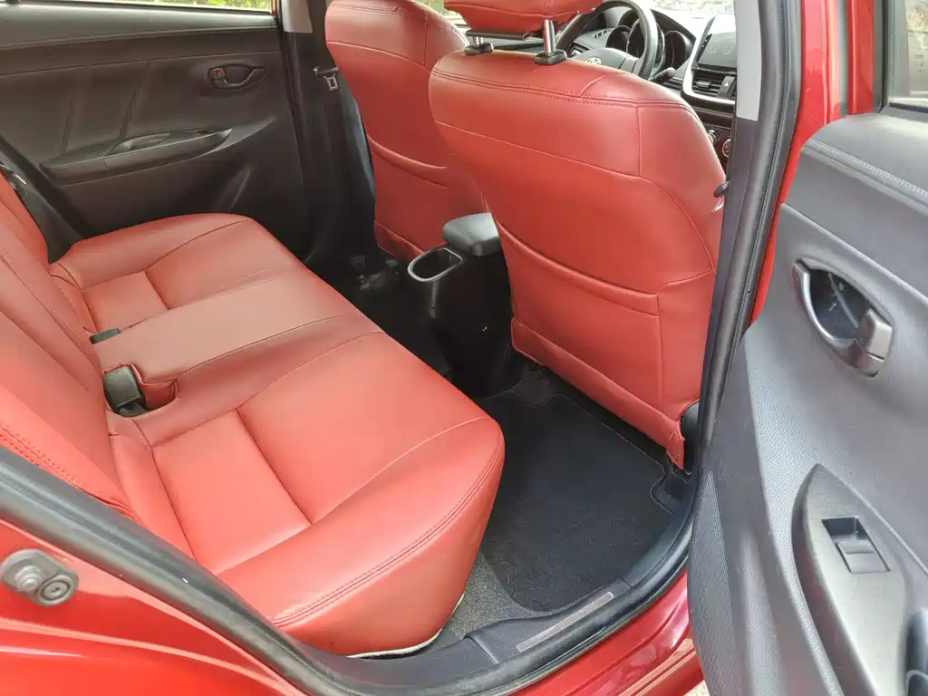 Toyota Yaris L 2019 — фото 14