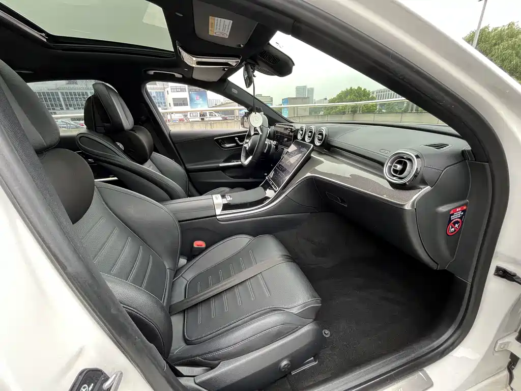 Mercedes-Benz C-Class 2023 — фото 9