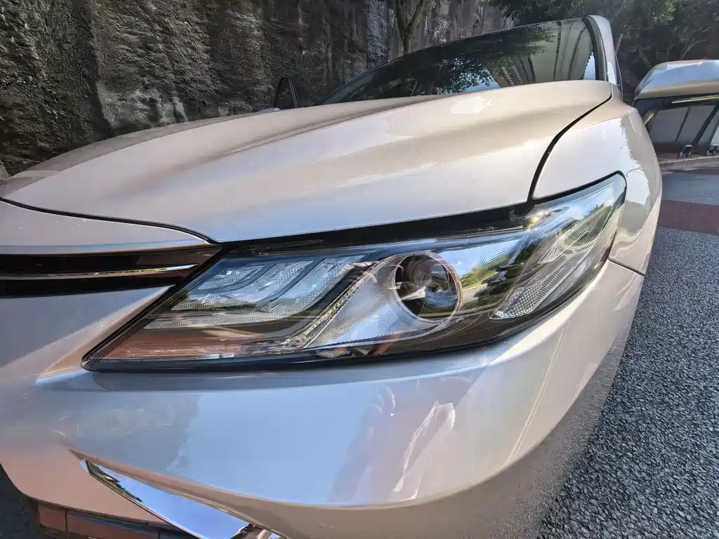 Toyota Camry 2023 — фото 13