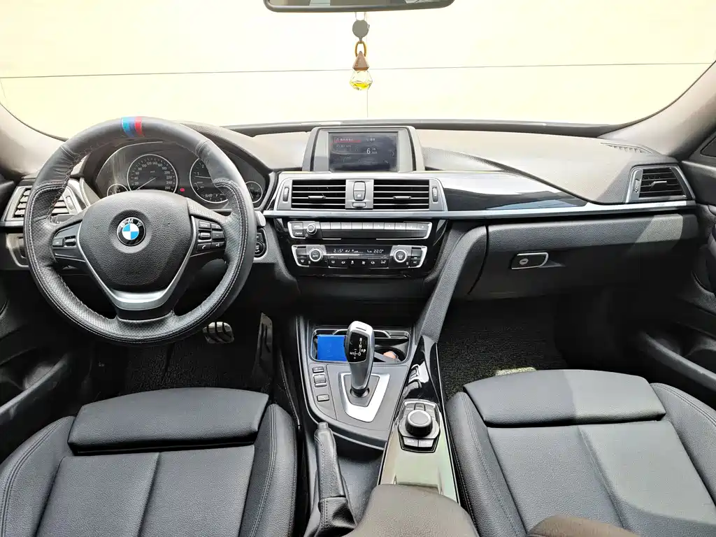 BMW 3 Series GT 2017 — фото 11