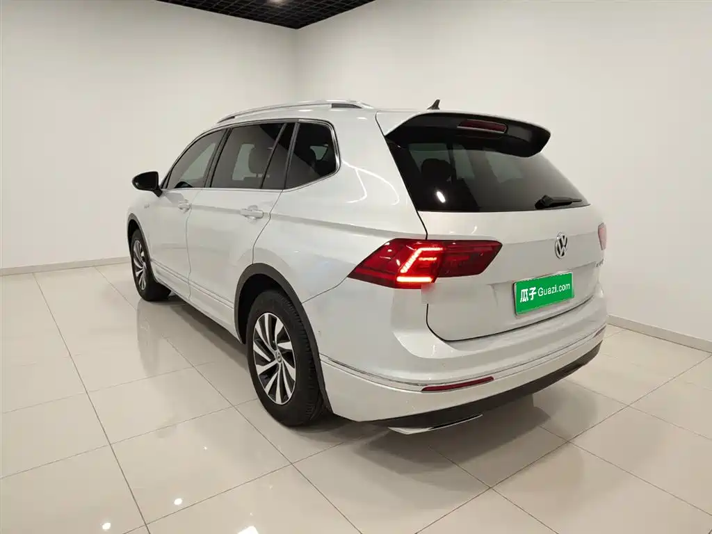 Volkswagen Tiguan L New Energy 2020 — фото 5
