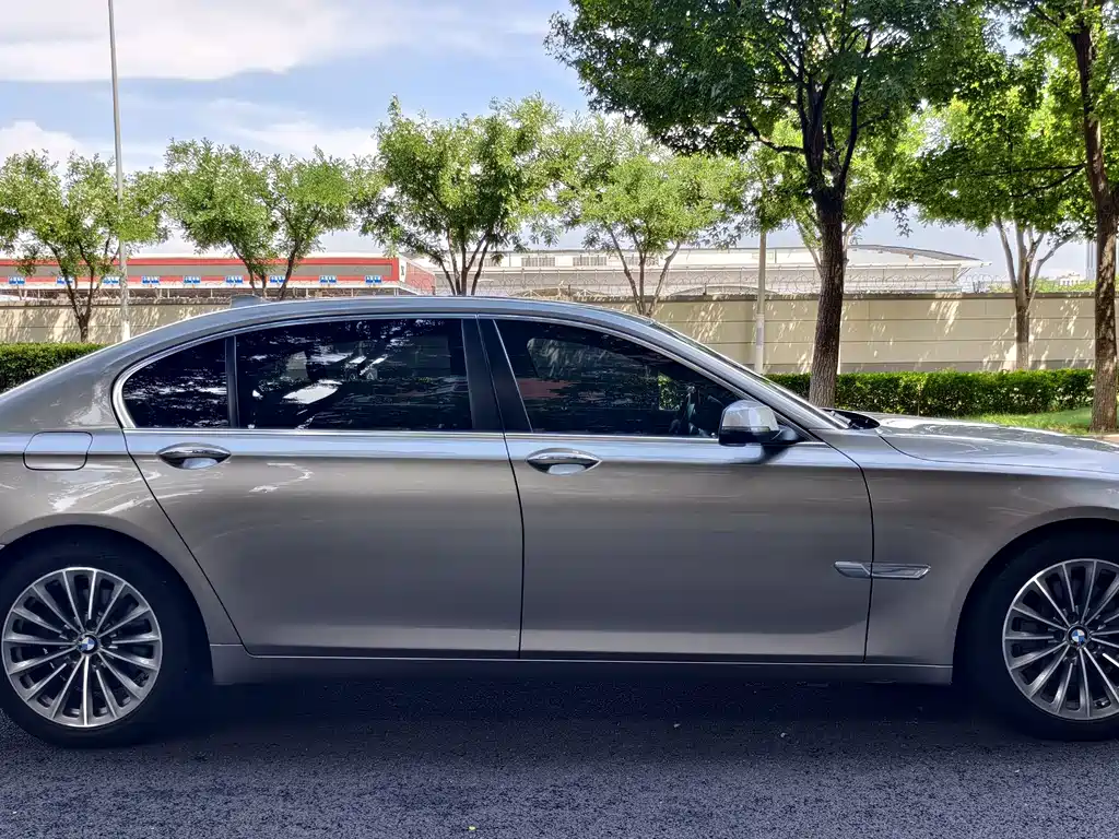 BMW 7 Series 2016 — фото 4