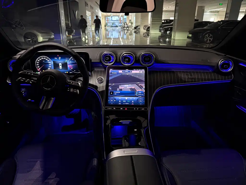 Mercedes-Benz C-Class 2023 — фото 10