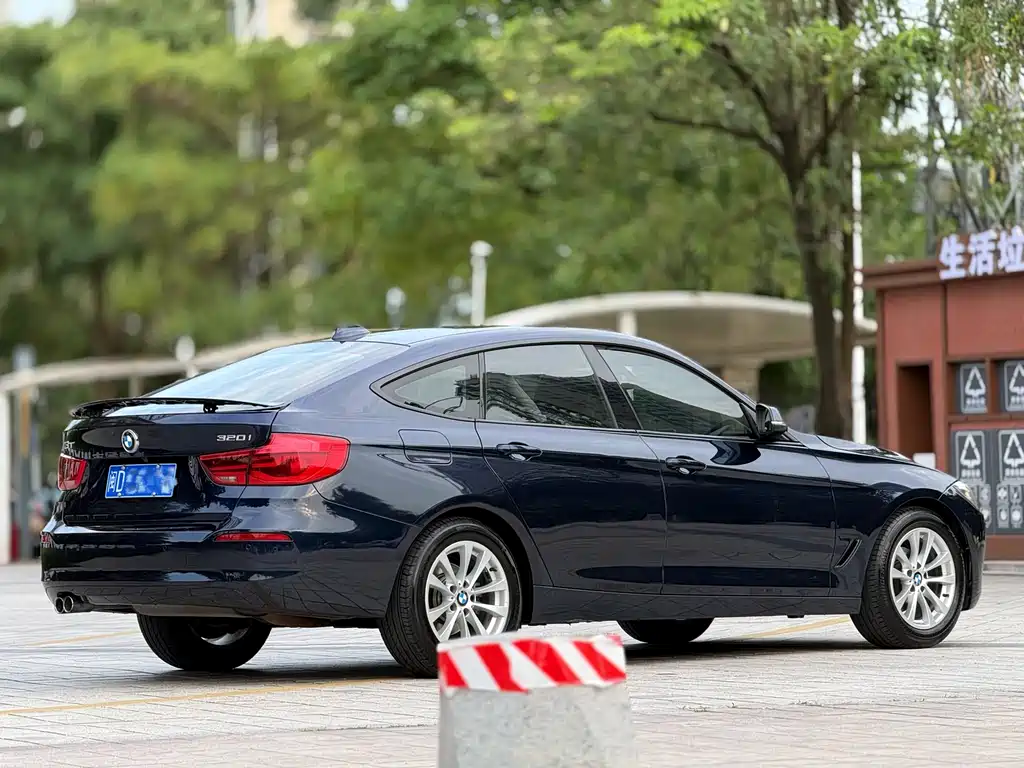 BMW 3 Series GT 2017 — фото 4