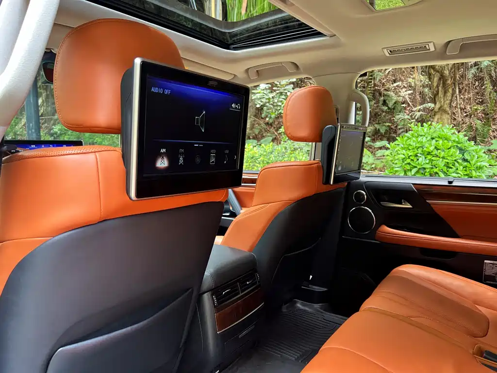 Lexus LX 2016 — фото 12