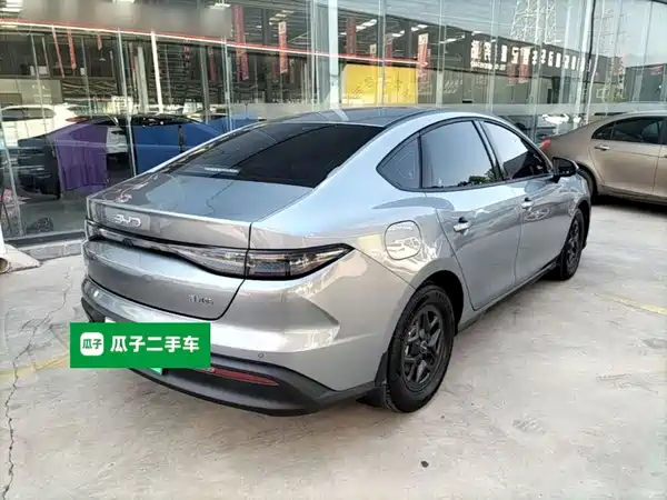 BYD Seal 05 DM-i 2025
