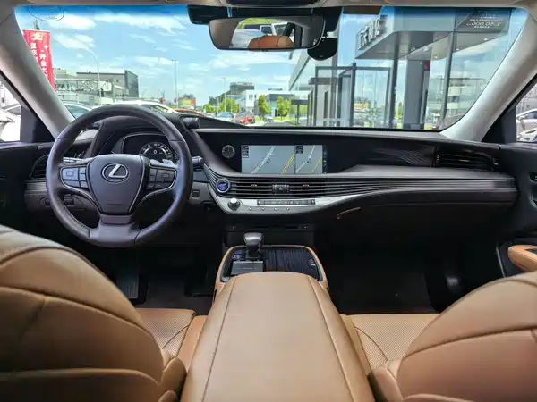 Lexus LS 2020