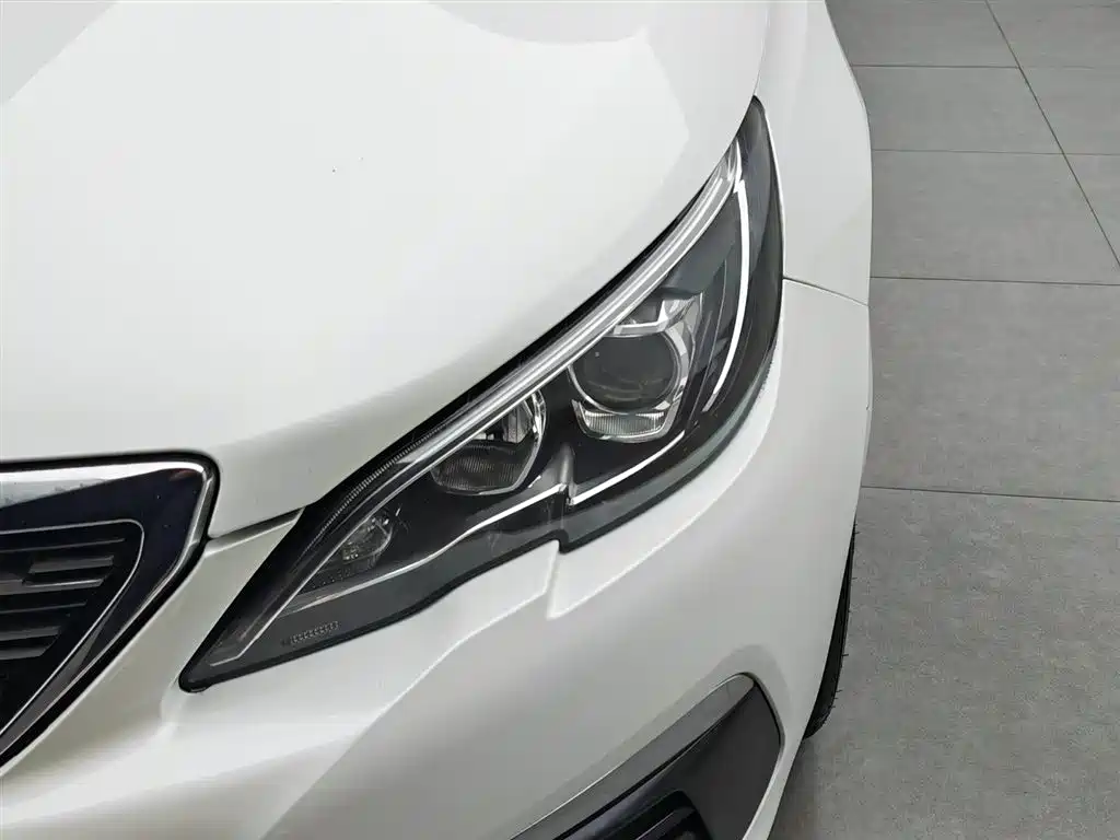 Peugeot 308 2018 — фото 7