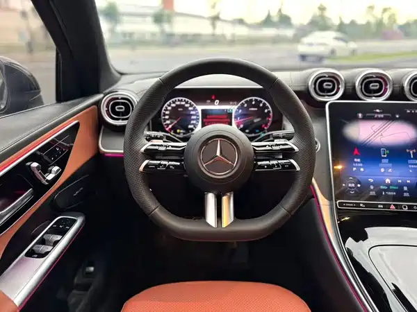 Mercedes-Benz GLC 2023