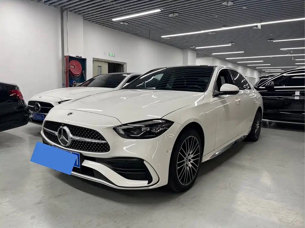 Mercedes-Benz C-Class 2024