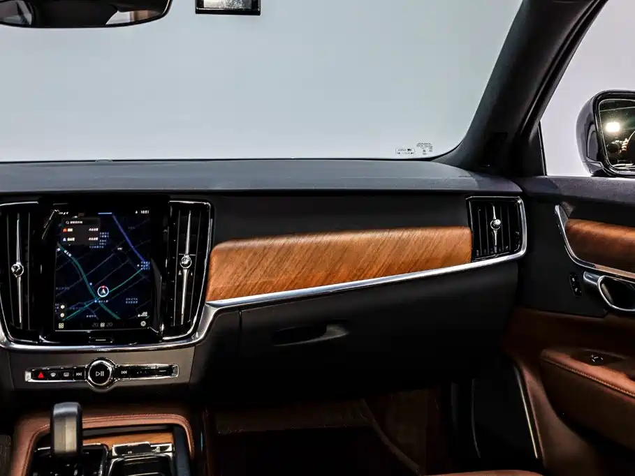 Volvo S90 2025 — фото 23