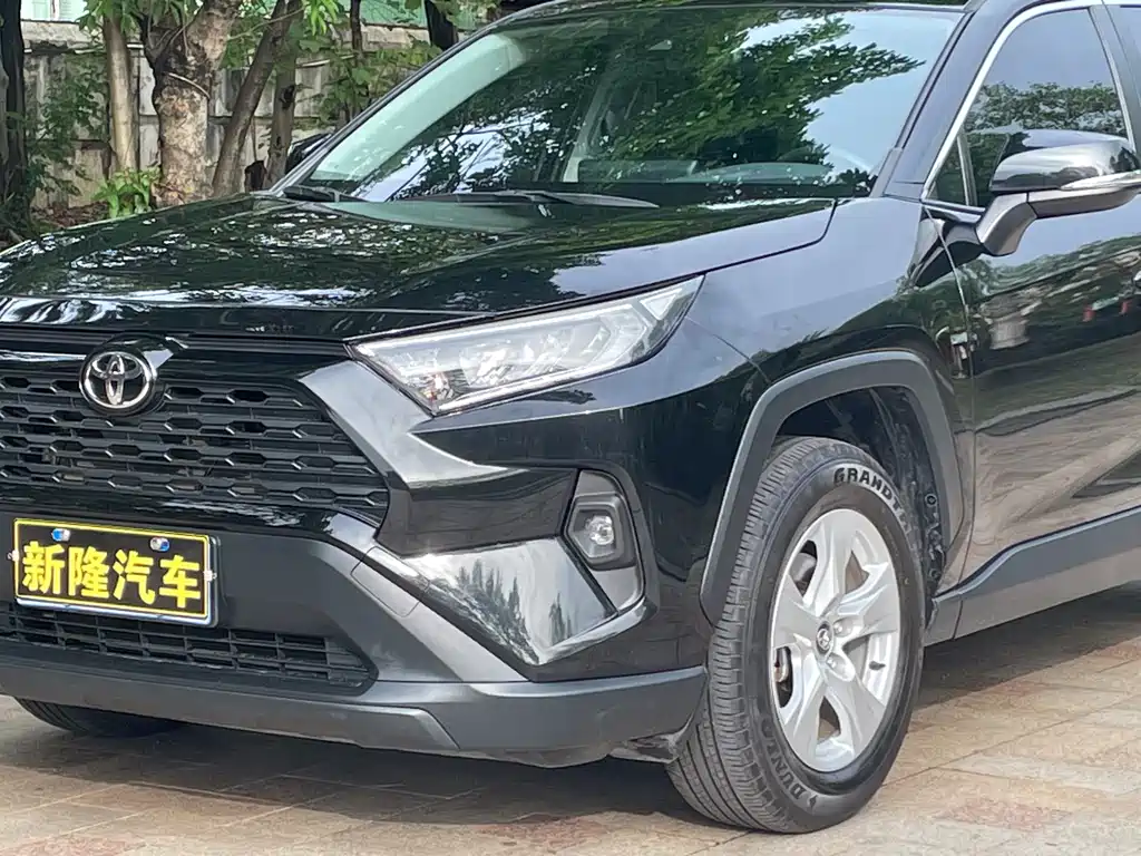 Toyota RAV4 2025 — фото 21