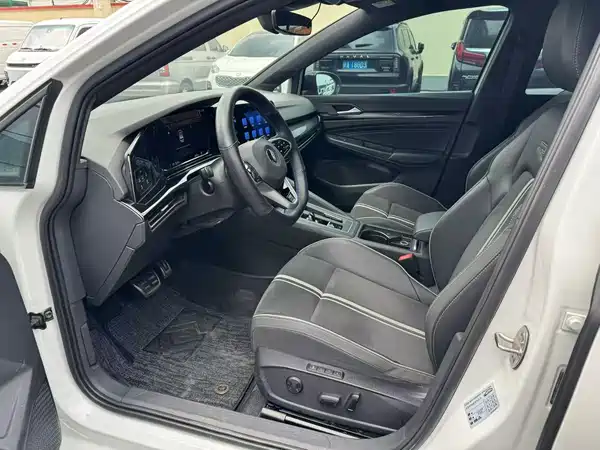 Volkswagen Golf 2022