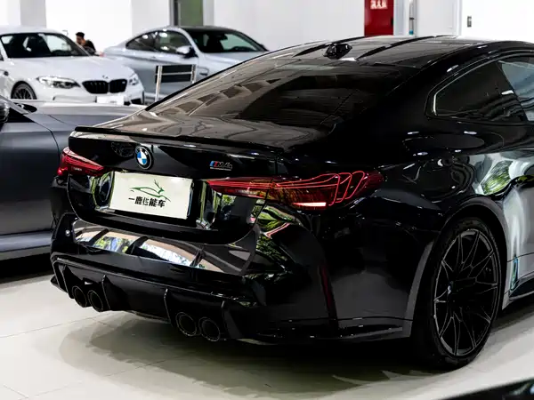 BMW M4 2025