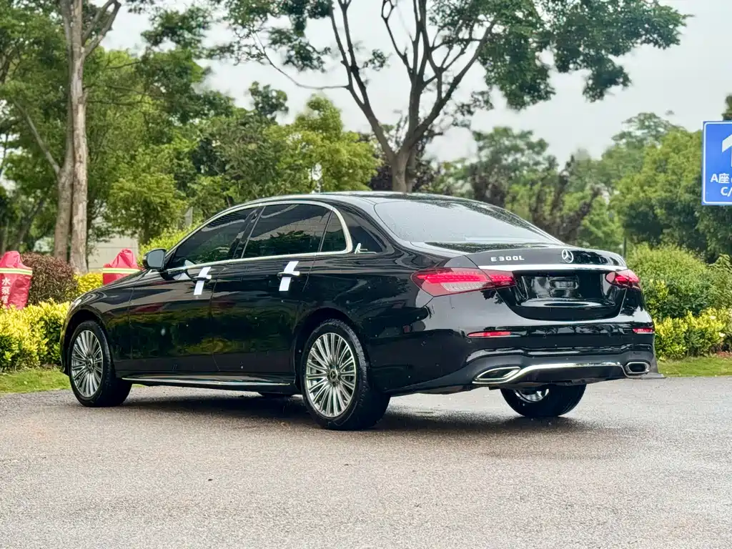 Mercedes-Benz E-Class 2023 — фото 7