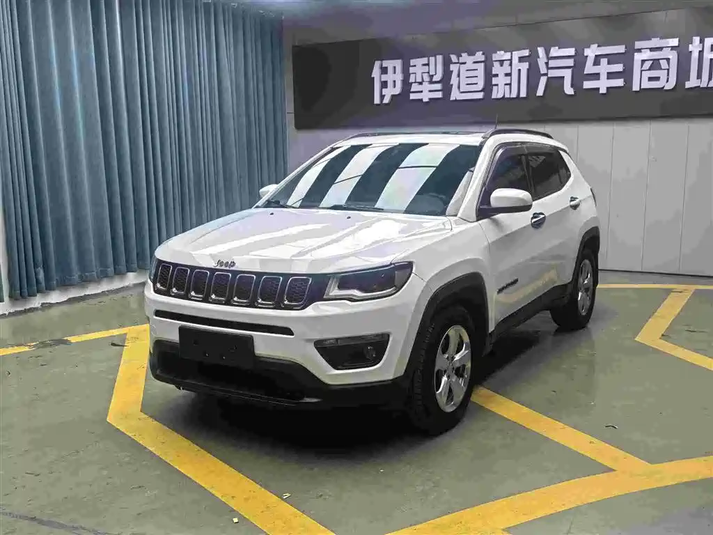 Jeep Compass 2018 — фото 1