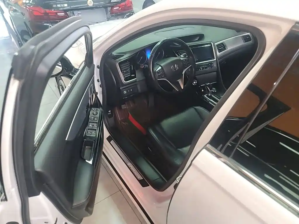 Honda Spirior 2015 — фото 16