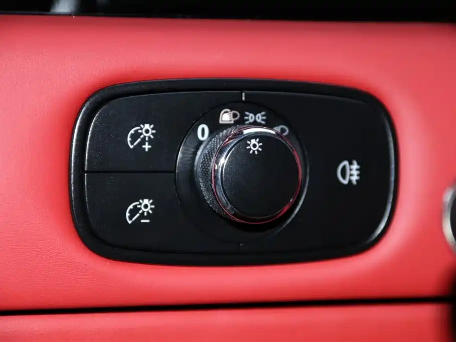 Bentley Flying Spur 2018 — фото 13