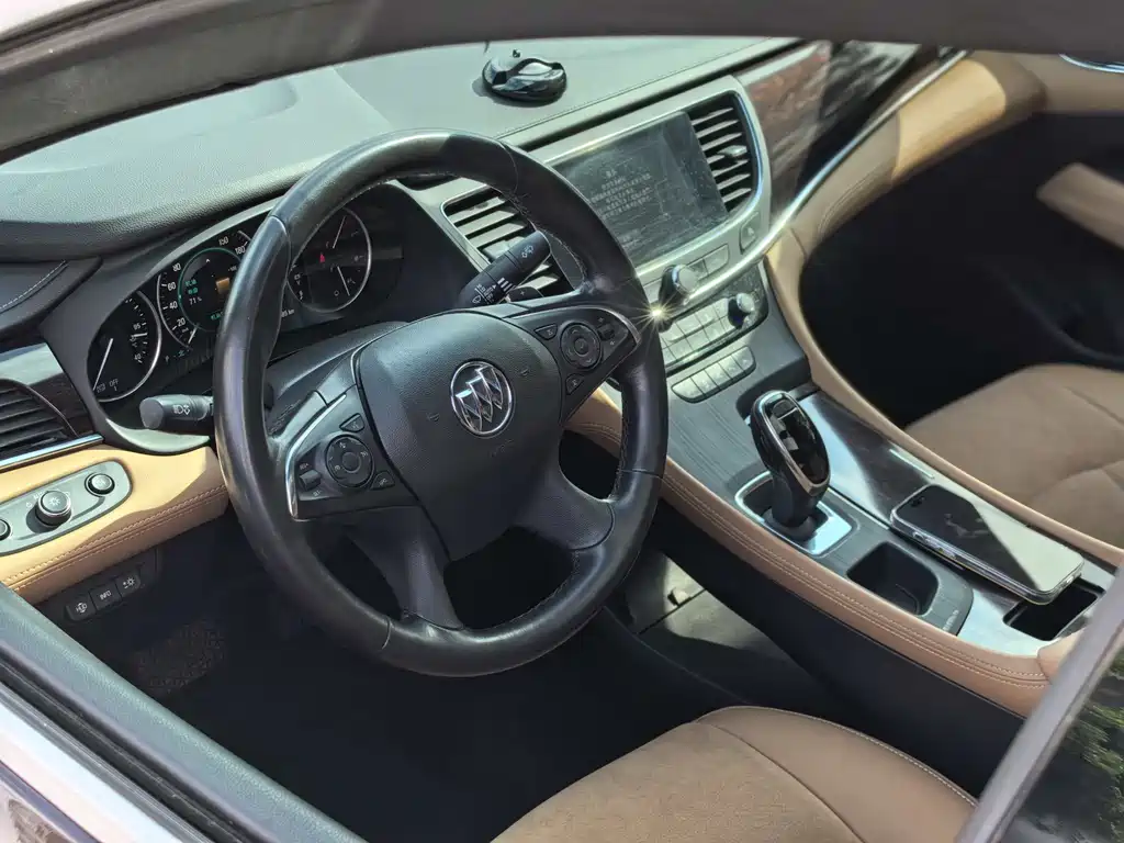 Buick LaCrosse 2018 — фото 11