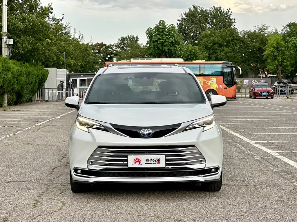 Toyota Sienna 2023